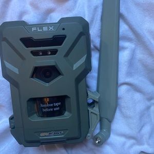6 deer cams. All brand new never used.